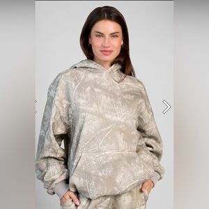 Comfrt Woodland Camo Hoodie Unisex Medium NWT Sold Out Cozy Oversized Fleece